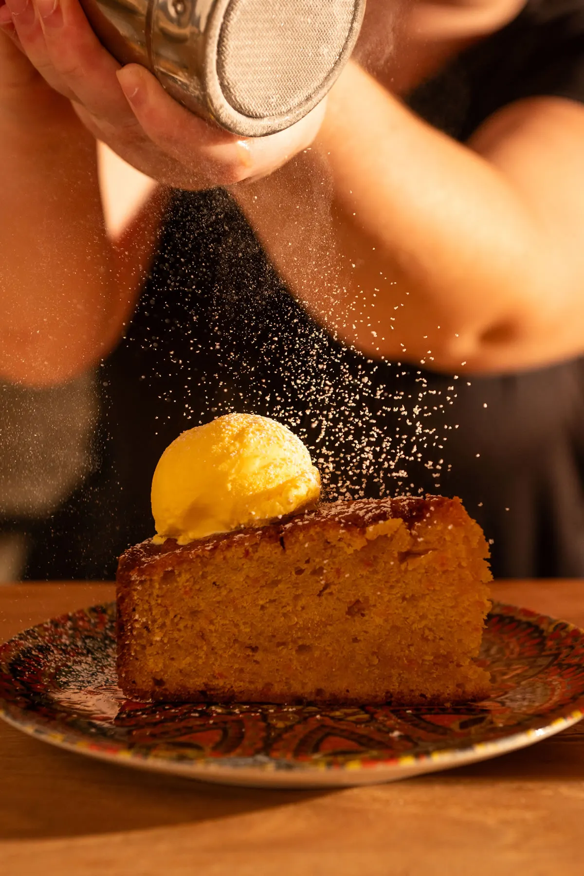 Il dolce arriva a tavola con l'ultimo tocco